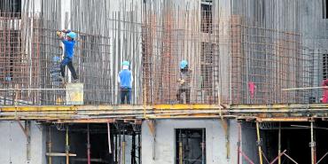 Residentes de edificios, afectados por obra en un inmueble vecino