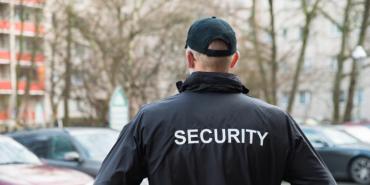 ¿Los residentes no deben darles órdenes a vigilantes?