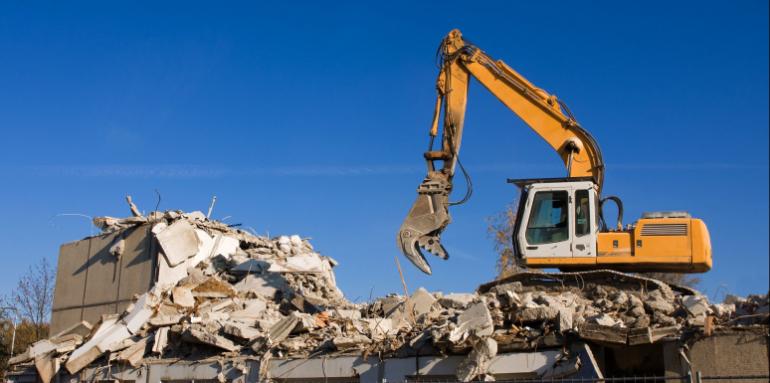 ¿Qué dicta la ley si quieres demoler y hacer un edificio?