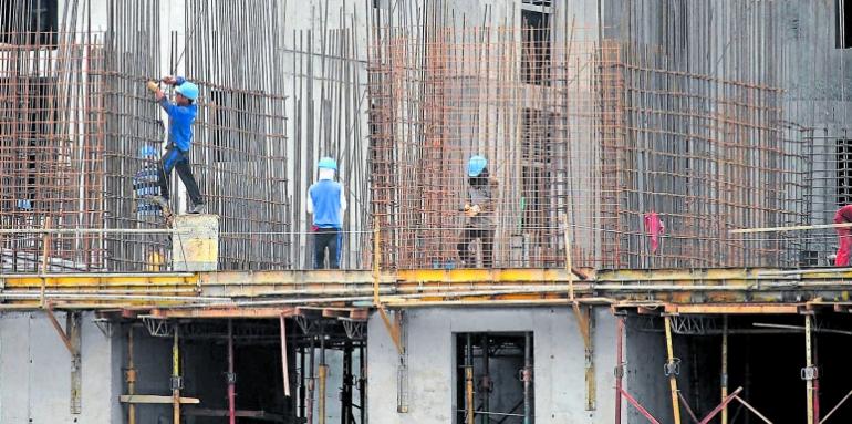 Residentes de edificios, afectados por obra en un inmueble vecino