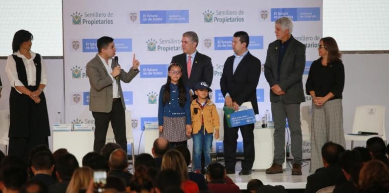El Gobierno entregó las primeras viviendas de Semillero de Propietarios