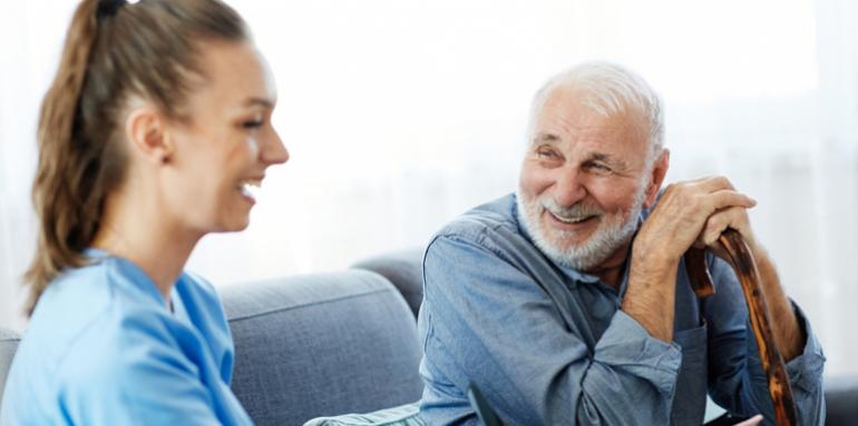 ¿Adiós a los ancianatos? Esta es la tendencia de vivienda para adultos mayores